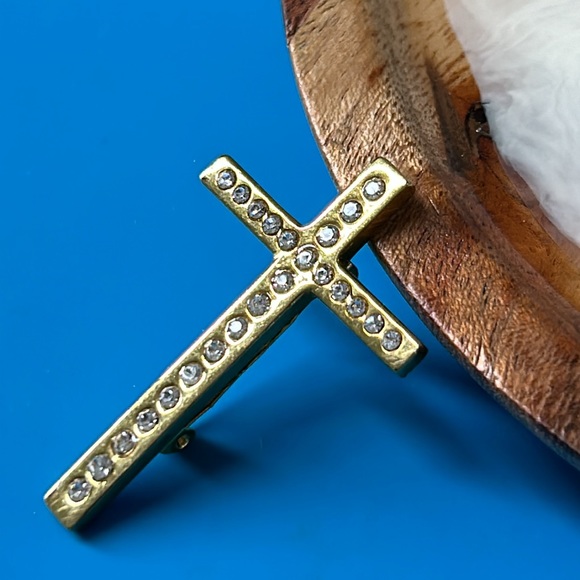 🖤Cross brooch - Picture 2 of 9